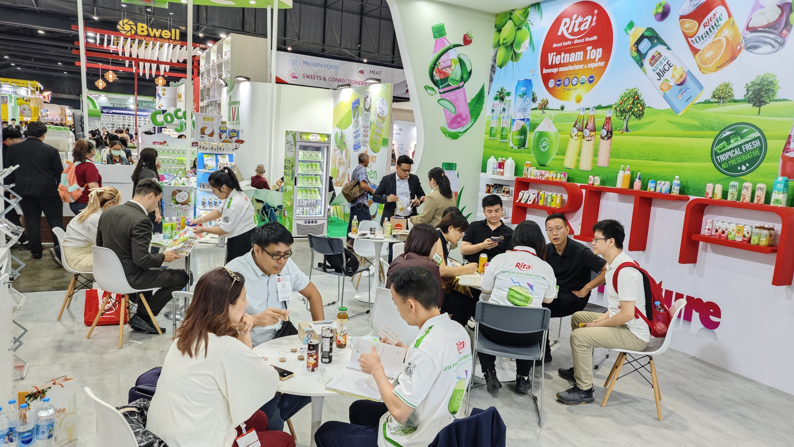 Customers visit Rita Company Thaifex Exhibition 2024